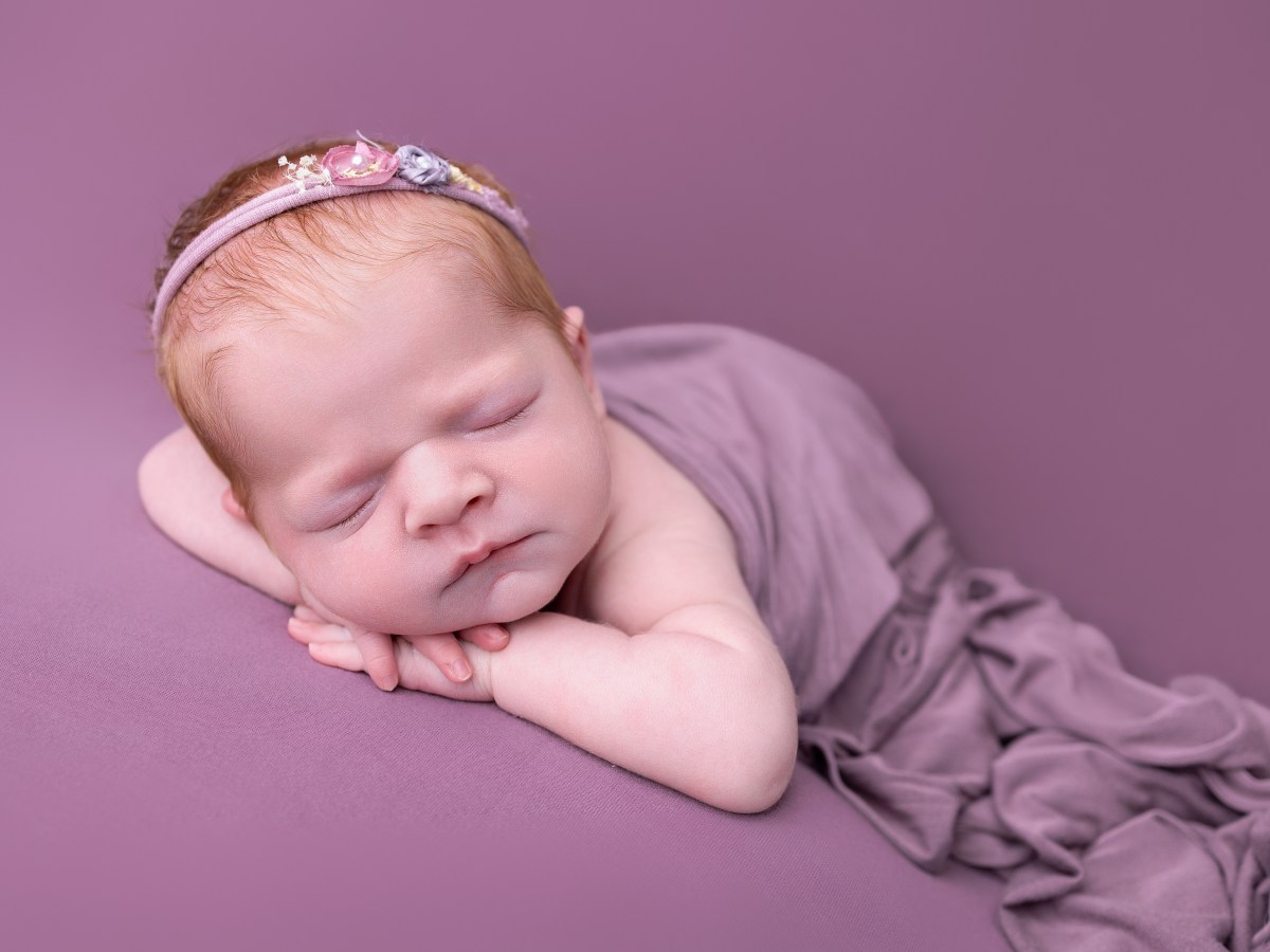 Newborn Poses: What to Expect at Your New Baby’s First&nbsp;Photoshoot